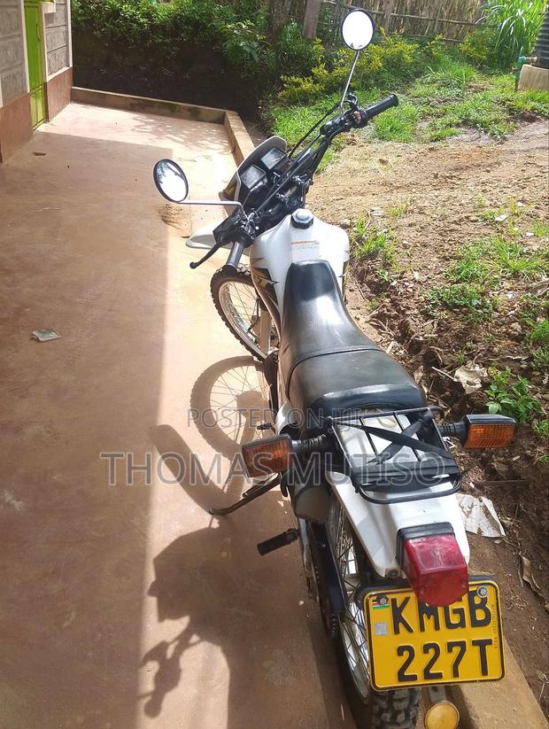 Yamaha DT175 2021 White - main view