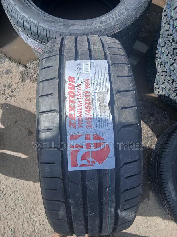 245/45zr19 Zextour Tires