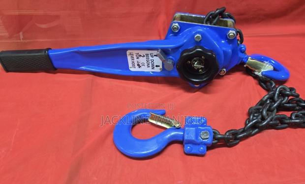 2t Level Brooks / Powerful 2 Tonne Level Blokes