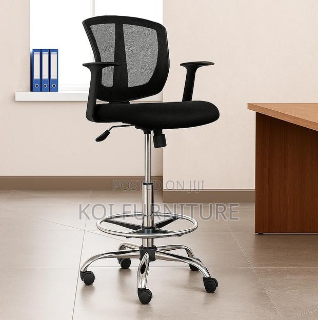 Office Chair; High Reception Recliner Chair - main view