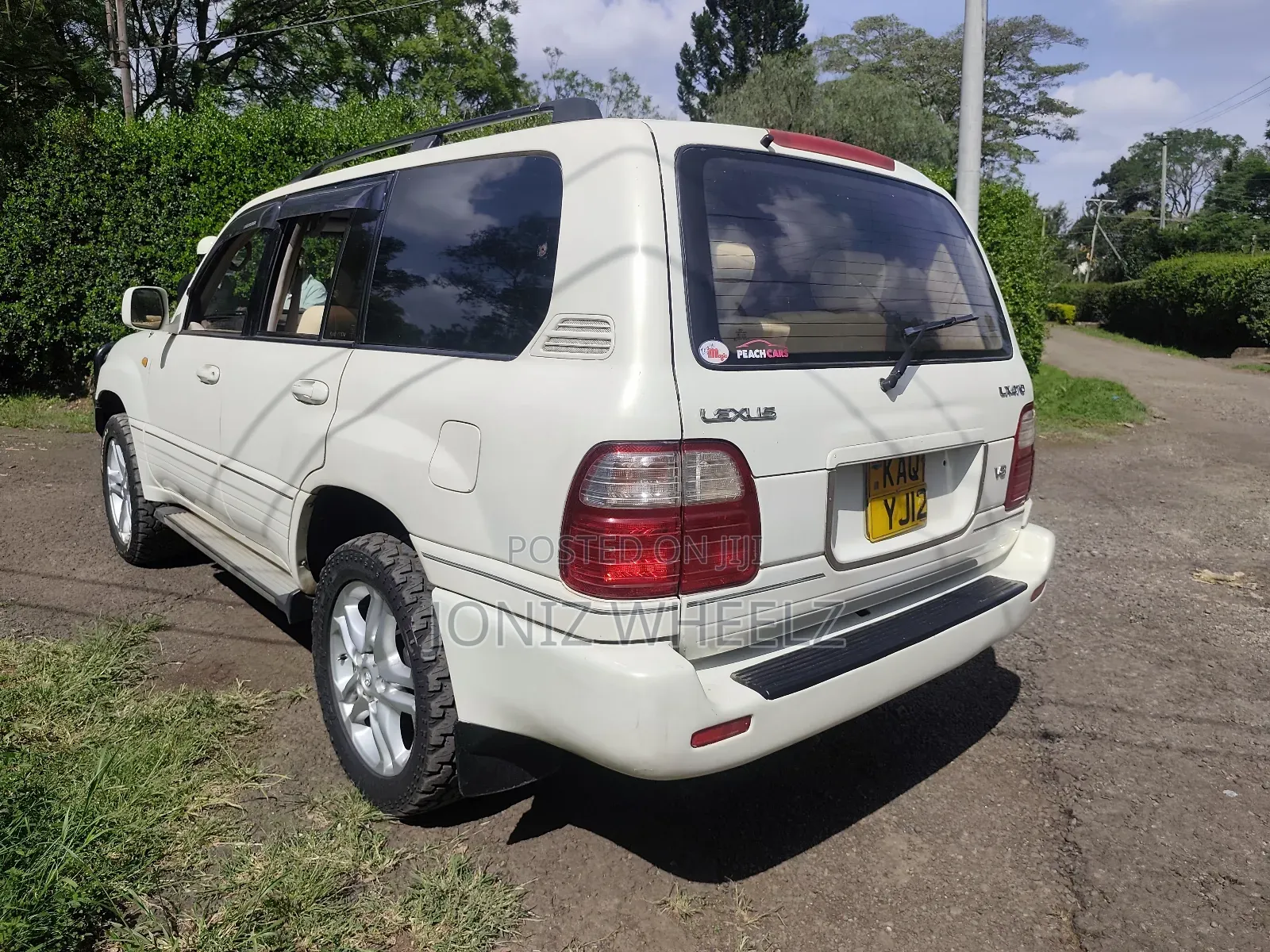 Toyota Land Cruiser HDJ 100 2001 Off white