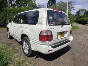 Toyota Land Cruiser HDJ 100 2001 Off white