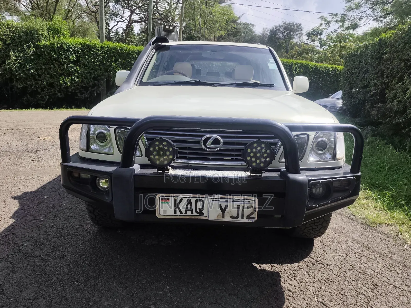 Toyota Land Cruiser HDJ 100 2001 Off white