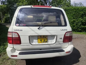 Toyota Land Cruiser HDJ 100 2001 Off white