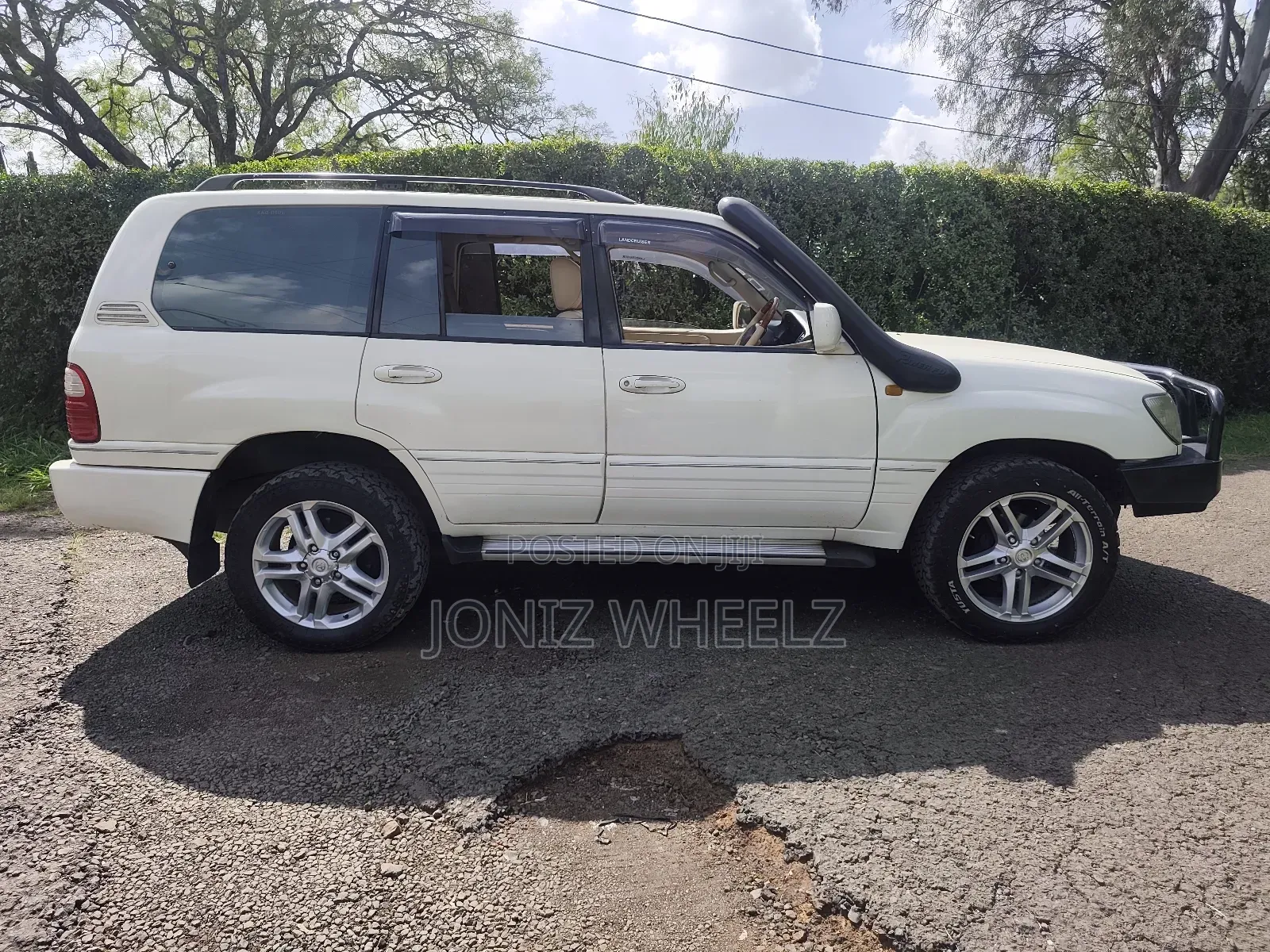 Toyota Land Cruiser HDJ 100 2001 Off white