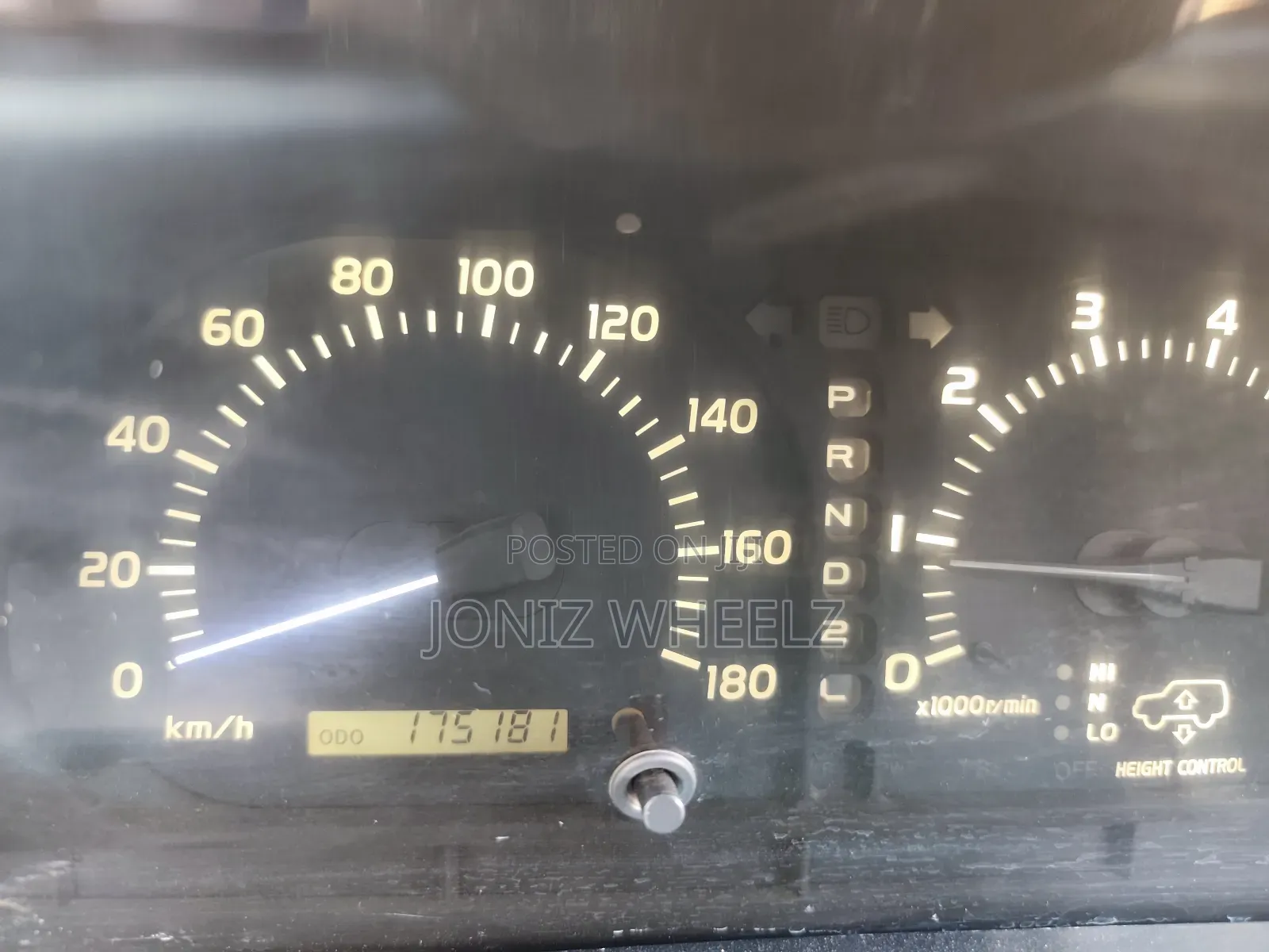 Toyota Land Cruiser HDJ 100 2001 Off white