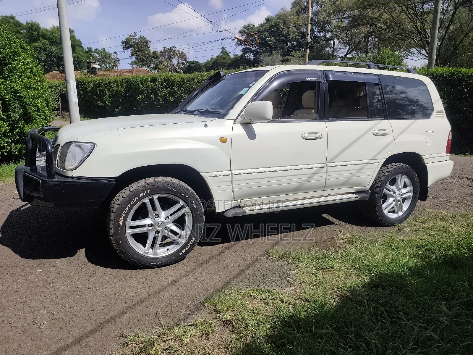 Toyota Land Cruiser HDJ 100 2001 Off white