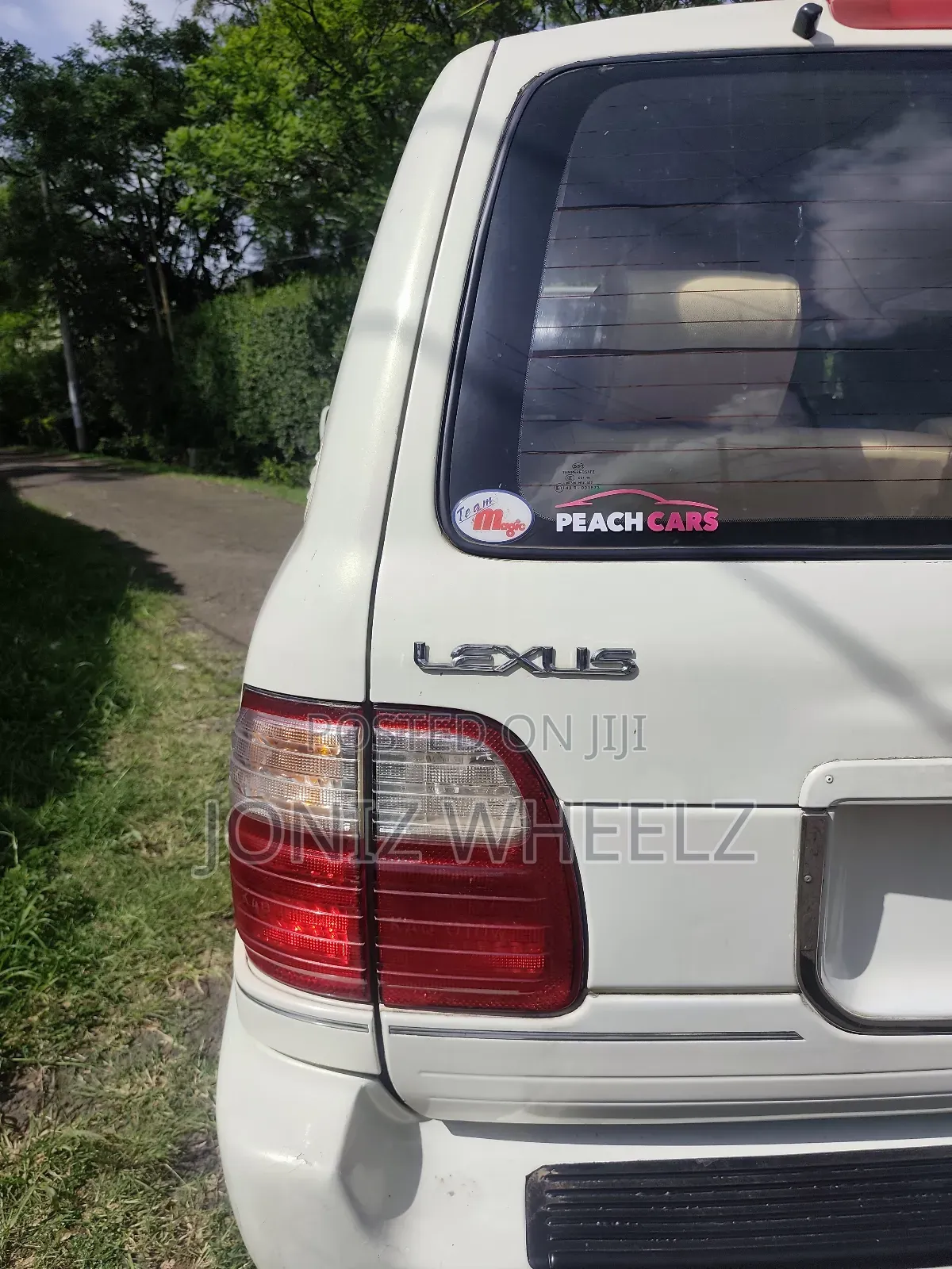 Toyota Land Cruiser HDJ 100 2001 Off white