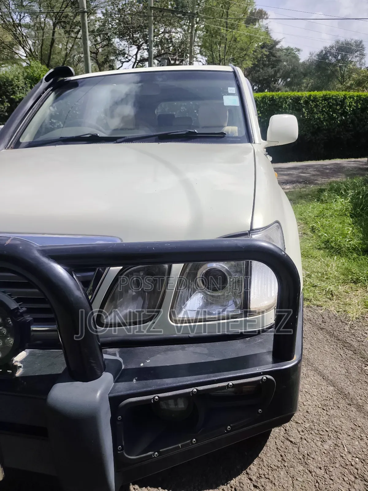 Toyota Land Cruiser HDJ 100 2001 Off white