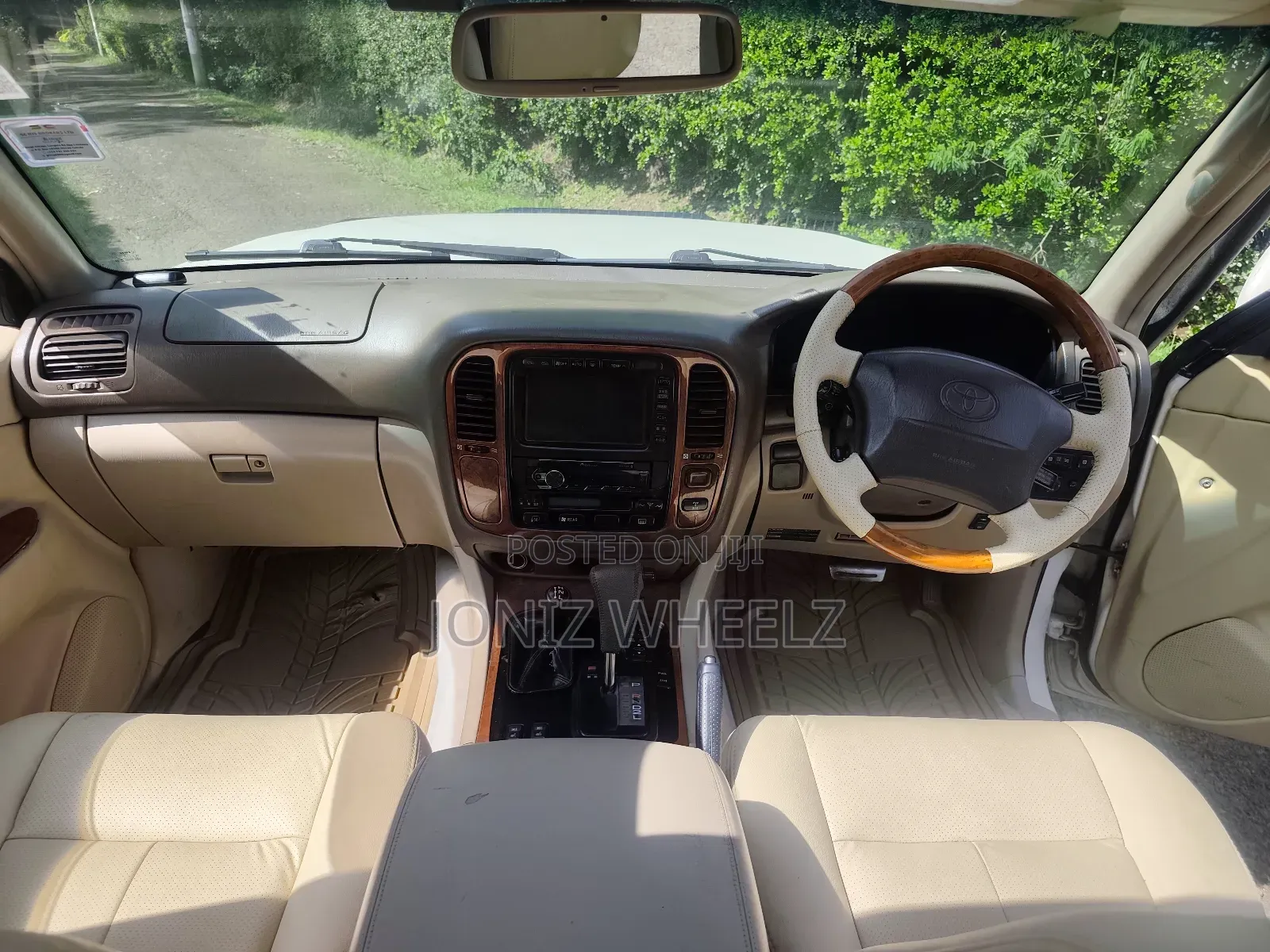Toyota Land Cruiser HDJ 100 2001 Off white