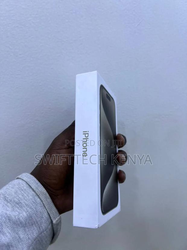 Apple iPhone 15 Pro Max 256 GB White - thumbnail 2