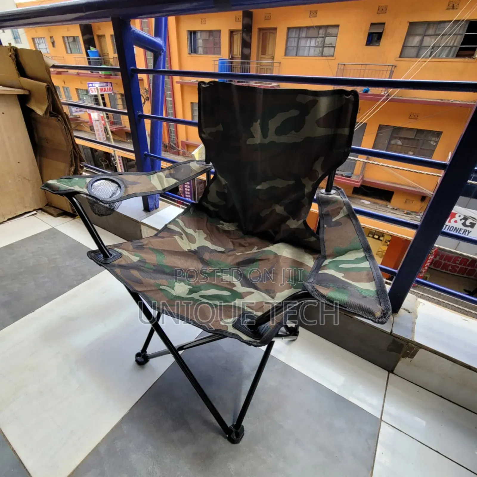 Portable/Foldable Camping Chair With Armrest & Drink Holder