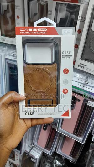 Wtcase iPhone 17 Pro Leather Magsafe Case Built-in Invisible Stand - thumbnail 2