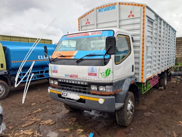 Mitsubishi Fh 215 2018 White