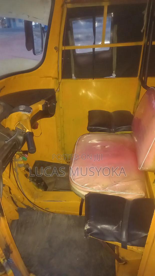 Piaggio 2020 Yellow - thumbnail 4