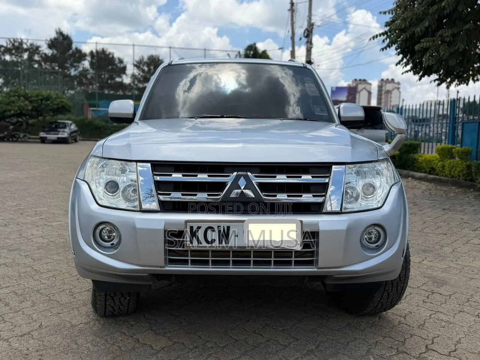 Mitsubishi Pajero 2012 Silver
