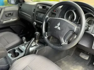 Mitsubishi Pajero 2012 Silver