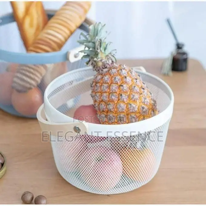 Round and Square Pantrynn Basket With Wooden Handle