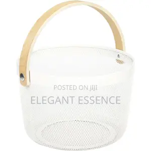 Round and Square Pantrynn Basket With Wooden Handle