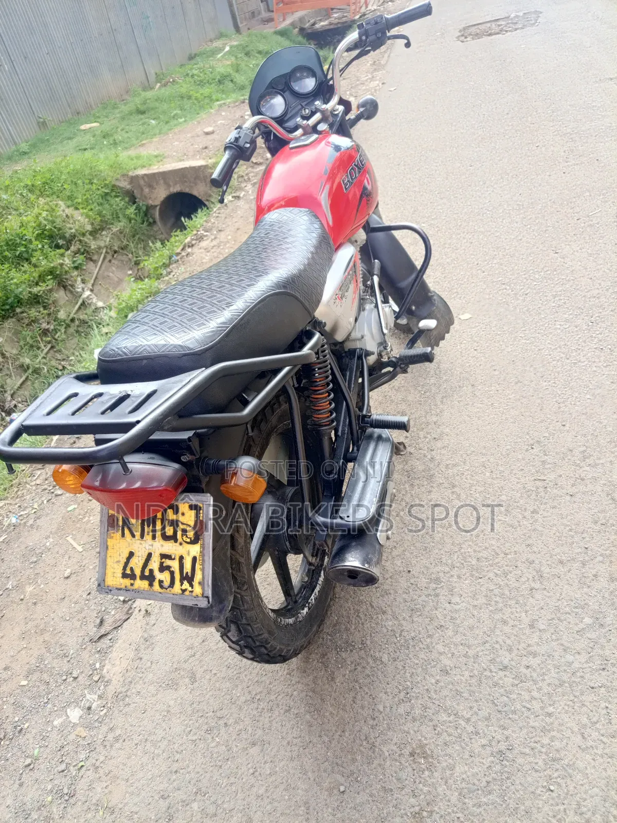Bajaj Boxer 125 2024 Red