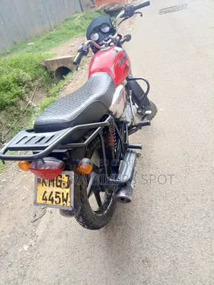 Bajaj Boxer 125 2024 Red