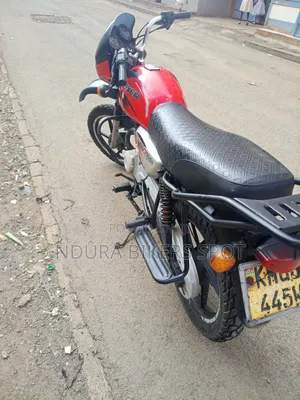 Bajaj Boxer 125 2024 Red