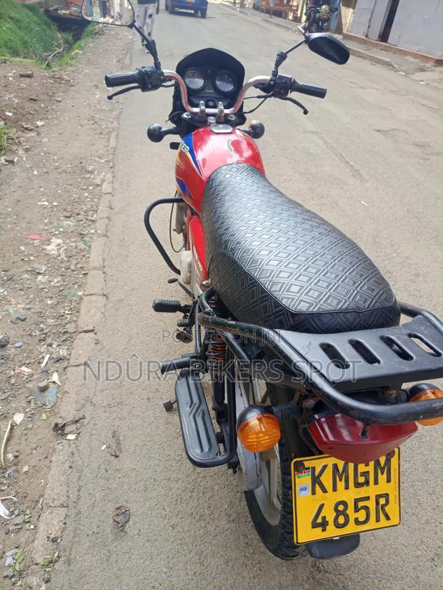 Bajaj Boxer 125 2025 Red - main view