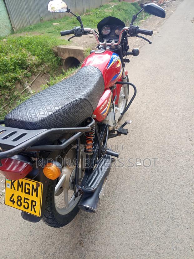 Bajaj Boxer 125 2025 Red - thumbnail 2
