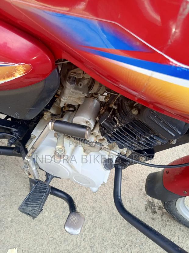Bajaj Boxer 125 2025 Red - thumbnail 3