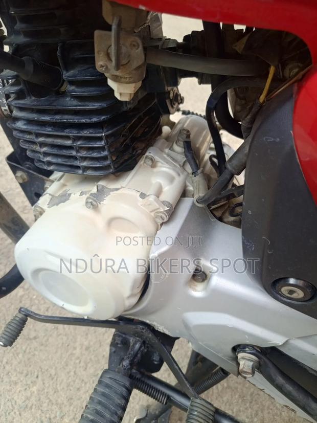 Bajaj Boxer 125 2025 Red - thumbnail 5