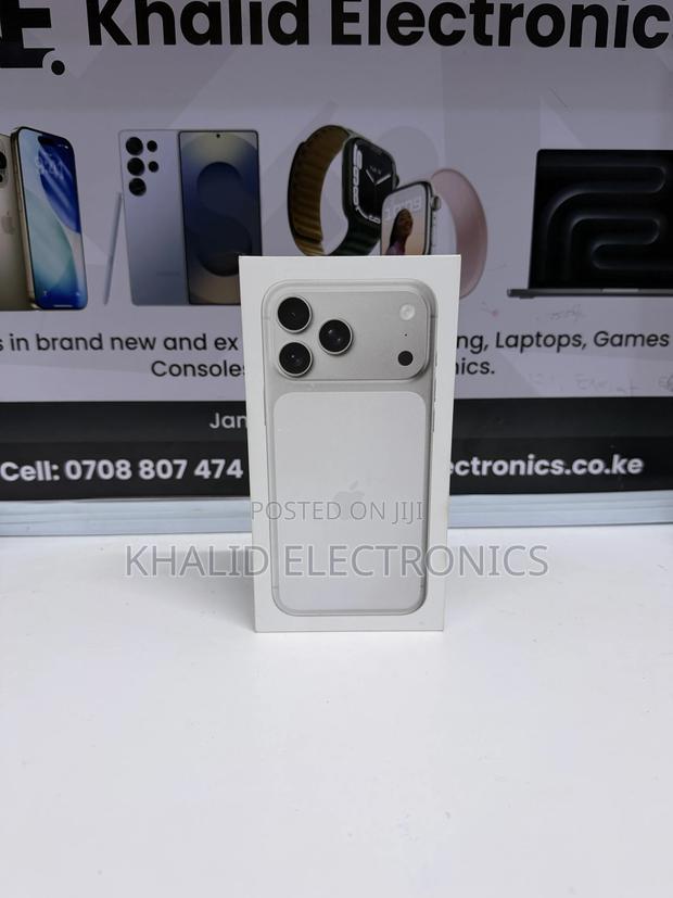 New Apple iPhone 17 Pro Max 256 GB Silver