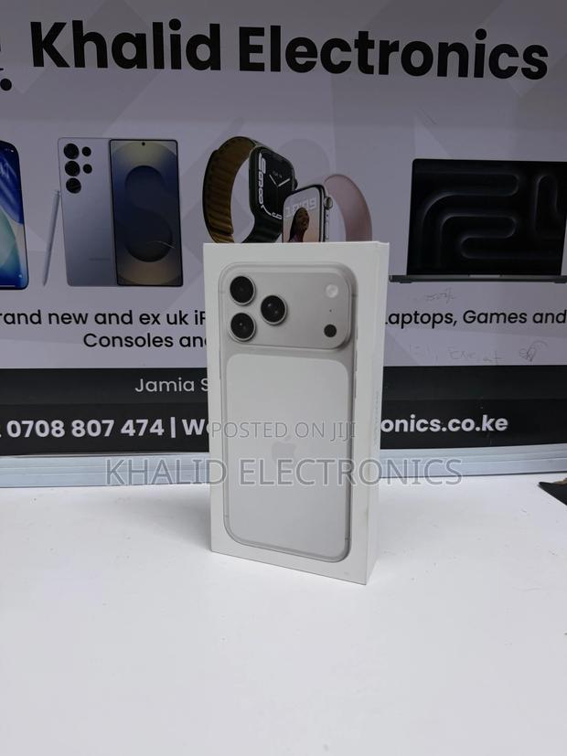 New Apple iPhone 17 Pro Max 256 GB Silver - thumbnail 2