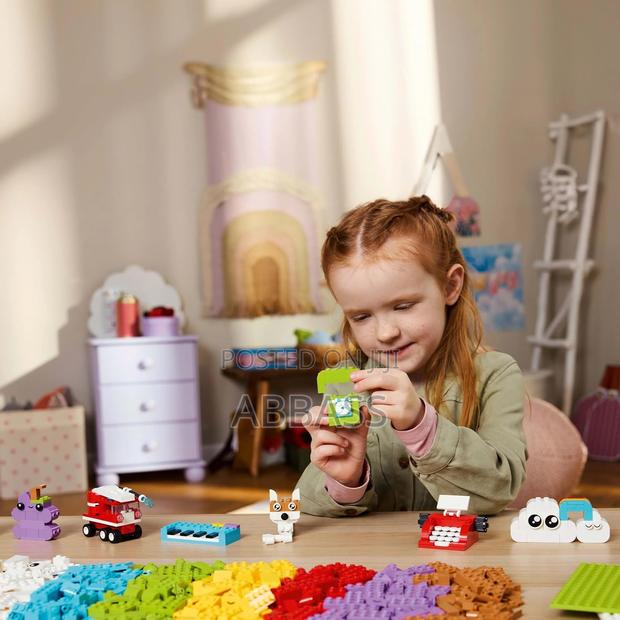 Lego Classic Creative Build-and-Play - Colourful Bricks Set (750 Pcs) - thumbnail 6