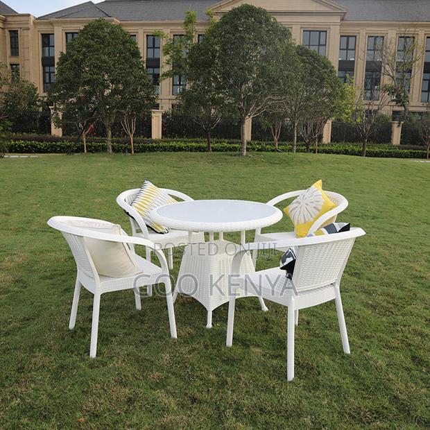 Outdoor Set; Luxury Outdoor Round Glass Dining Table Set