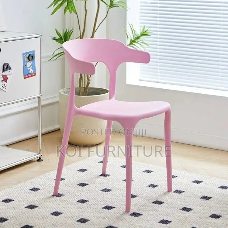 Dining Chairs; Modern Plastic Dining Chairs