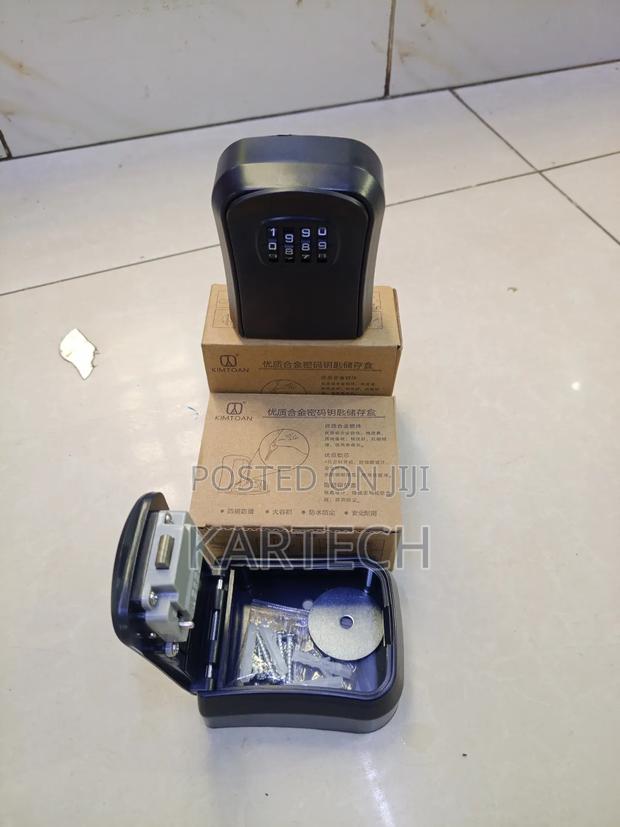 Weatherproof 4-Digit Combination Plastic Key Safe Box