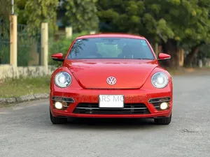 Volkswagen Beetle 2019 Maroon
