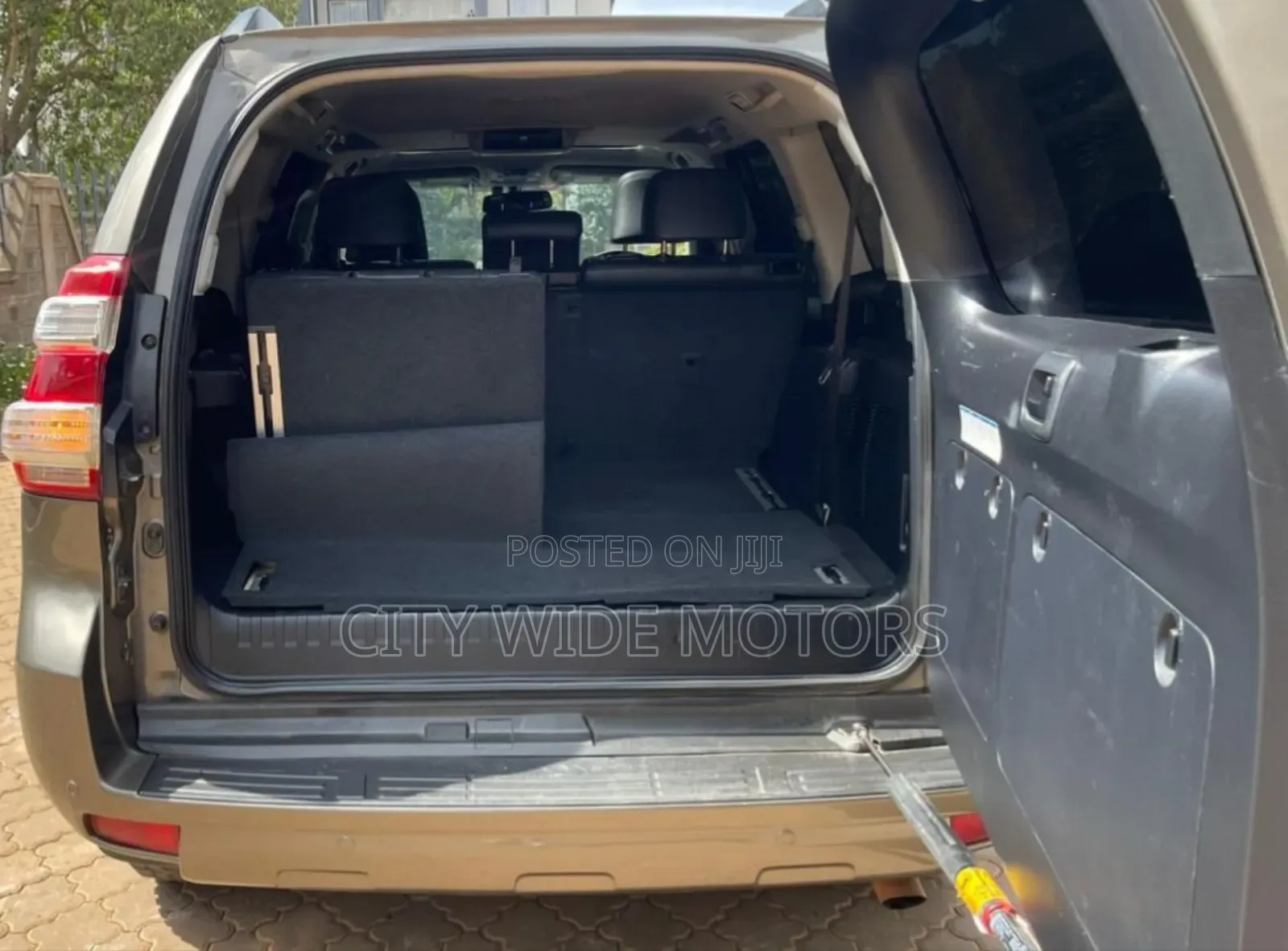 Toyota Land Cruiser Prado 2.8 2017 Gold