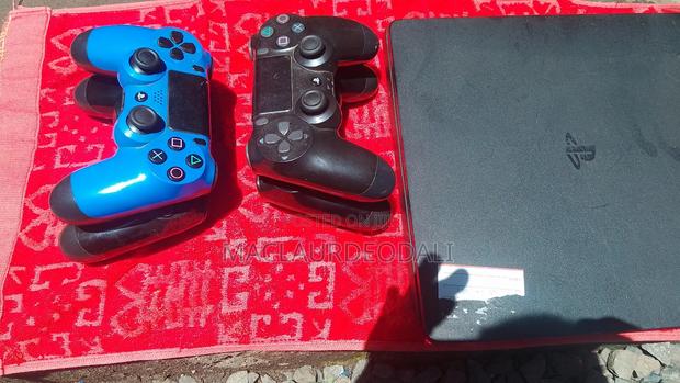 Play Station 4 Slim - thumbnail 4