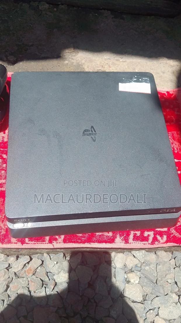 Play Station 4 Slim - thumbnail 5