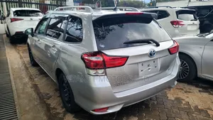 Toyota Corolla Fielder 1.5 Hybrid FWD 2018 Silver