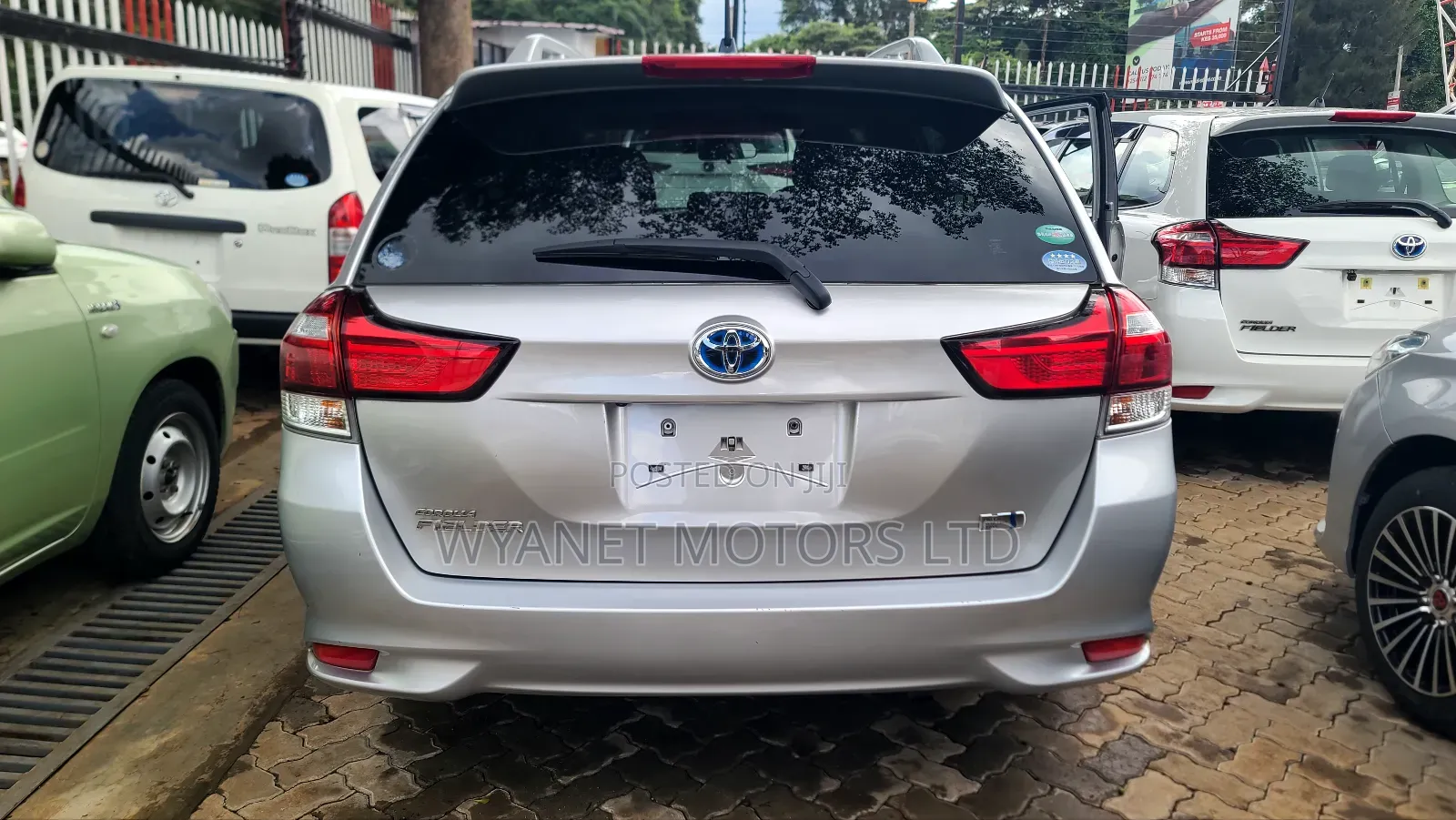 Toyota Corolla Fielder 1.5 Hybrid FWD 2018 Silver