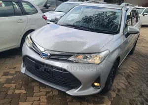 Toyota Corolla Fielder 1.5 Hybrid FWD 2018 Silver
