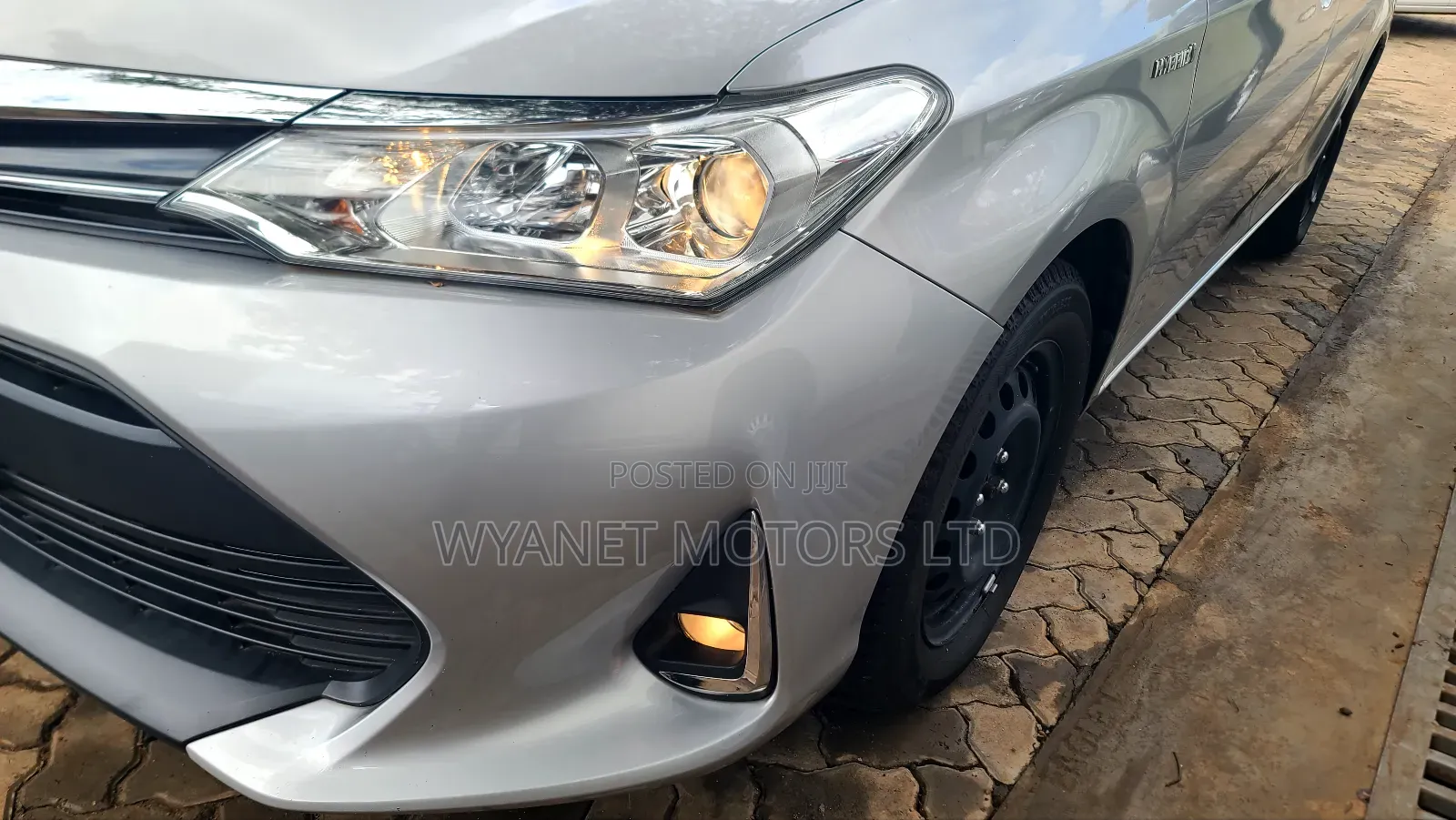 Toyota Corolla Fielder 1.5 Hybrid FWD 2018 Silver