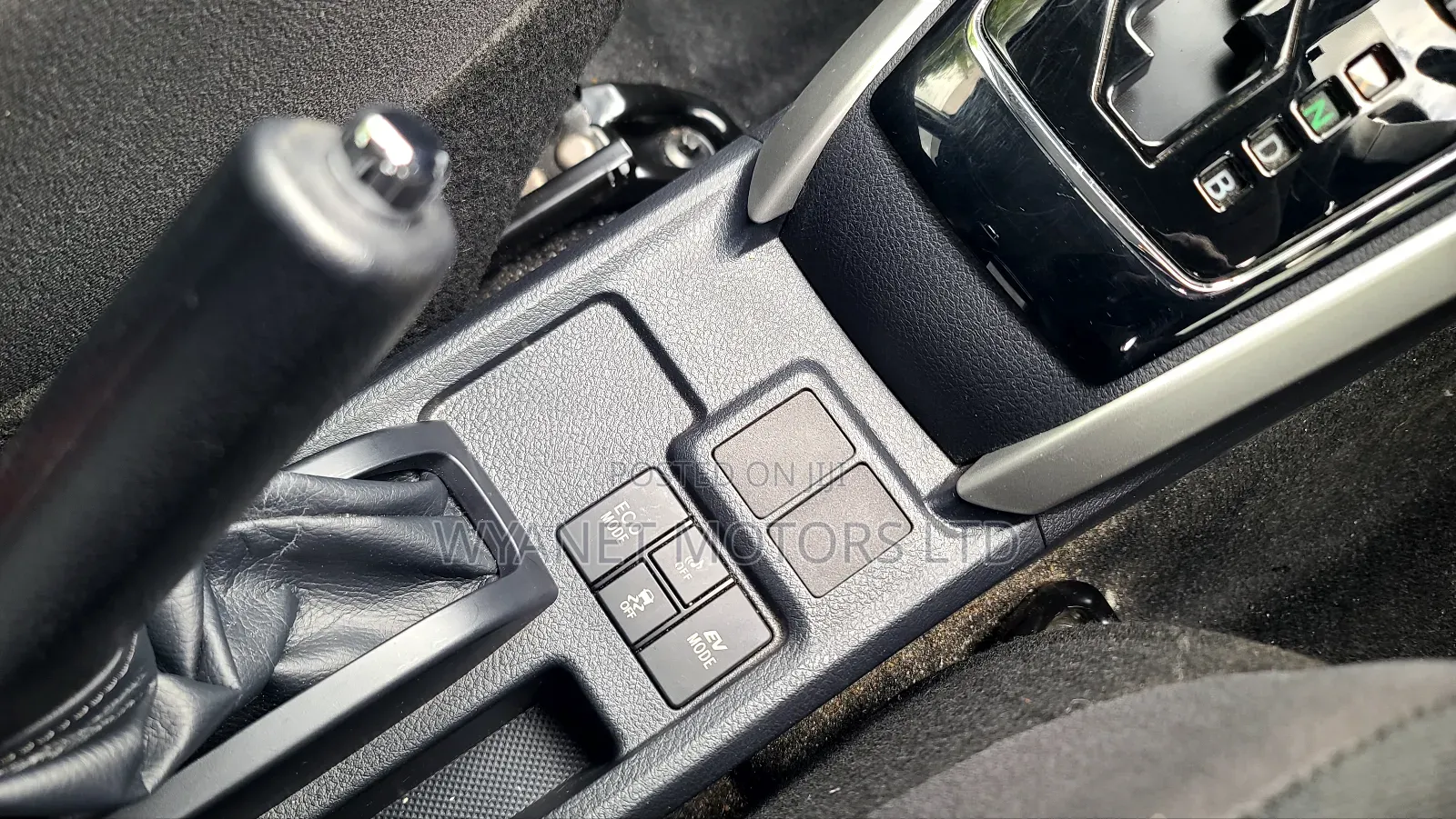 Toyota Corolla Fielder 1.5 Hybrid FWD 2018 Silver