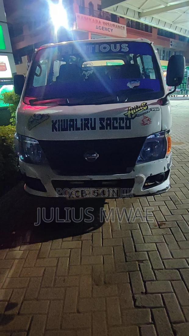 Nissan Caravan (Urvan) 2009 White - thumbnail 2