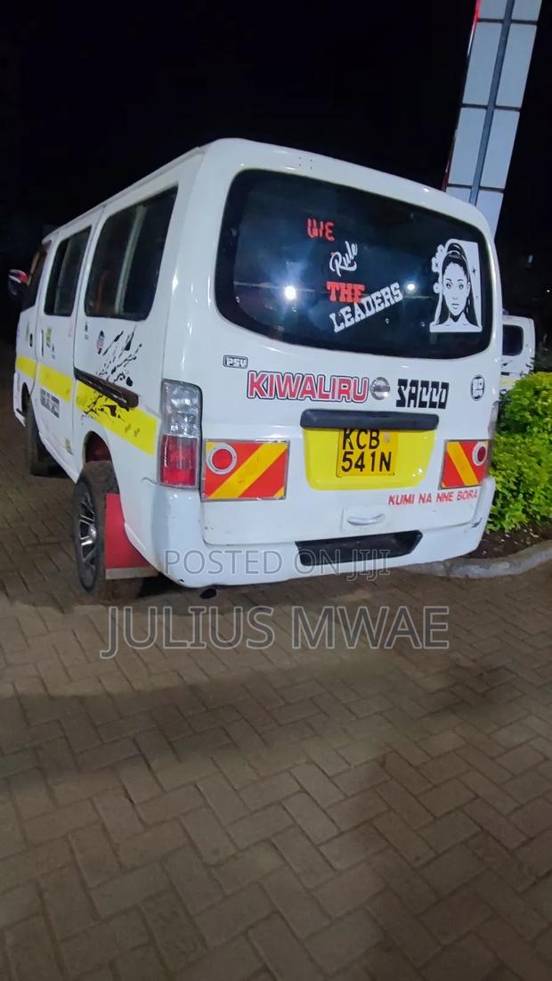 Nissan Caravan (Urvan) 2009 White - thumbnail 3