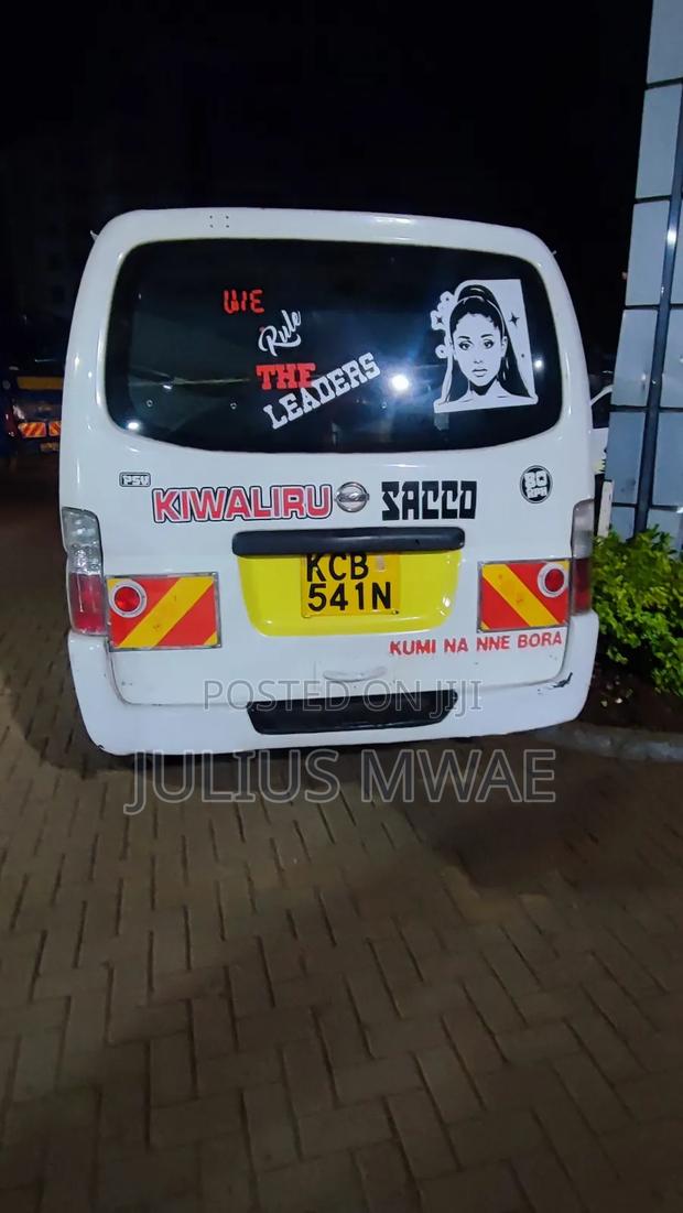 Nissan Caravan (Urvan) 2009 White - thumbnail 4