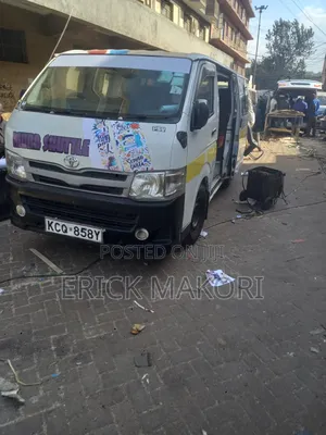 Toyota HiAce 2012 White