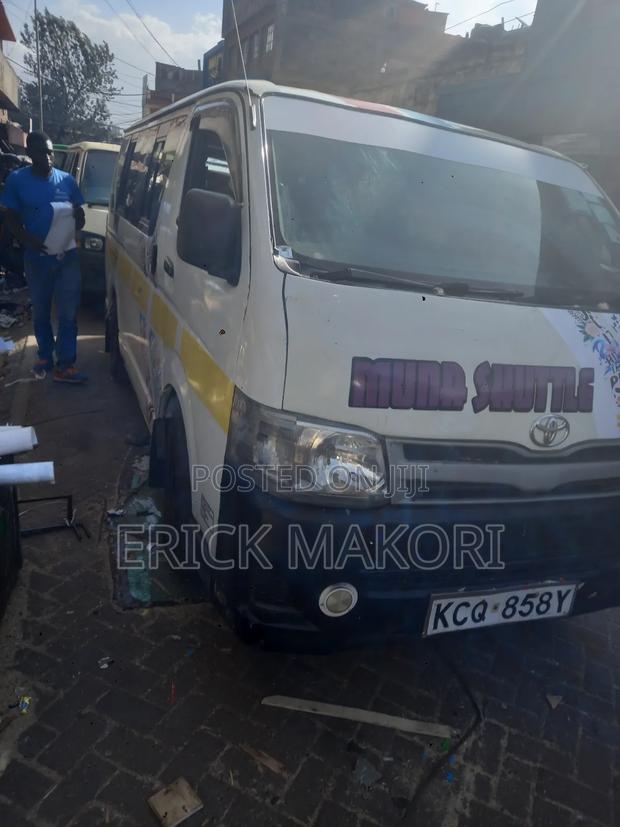 Toyota HiAce 2012 White - thumbnail 2